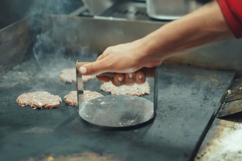 Steel, Salt, and the Weight of the Griddle: A Quiet Inventory of the Teppan Kitchen