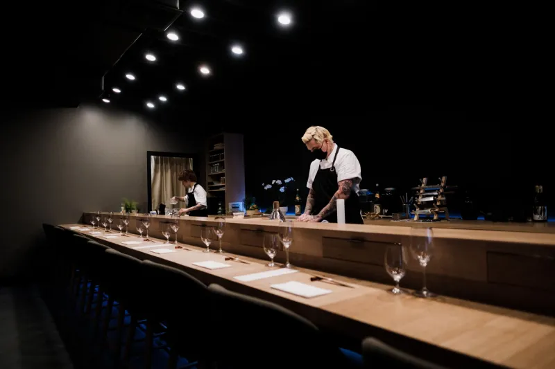 Surrendering the Menu: What American Diners Discover When They Let the Chef Decide